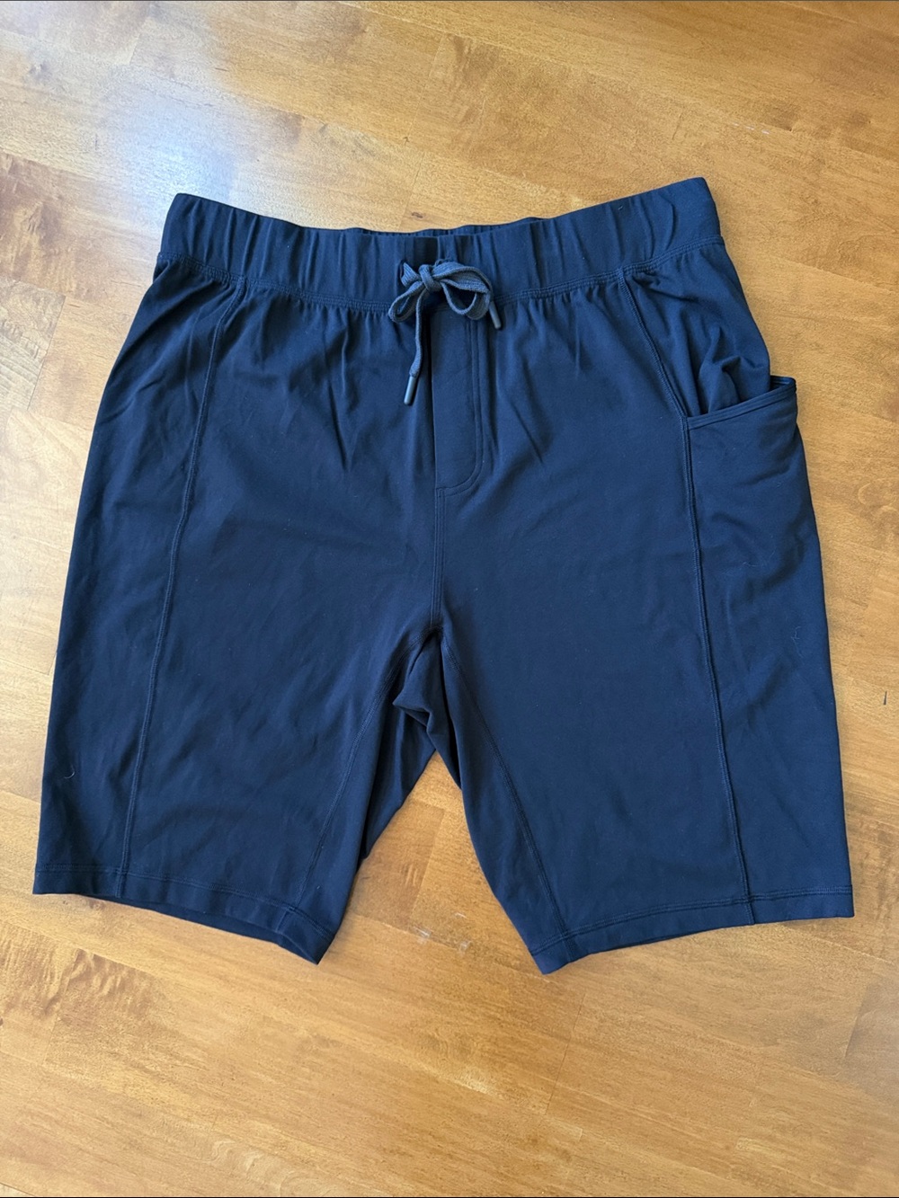 LULULEMON Men's Black Drawstring Shorts